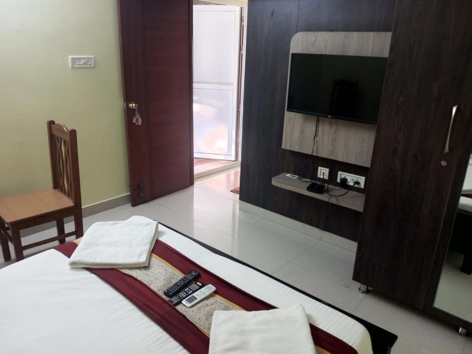 The Posh Residency, Ecr Bed & Breakfast Chennai Exterior photo